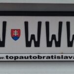 Targhe Automobilistiche Personalizzate: Un Viaggio Intorno al Mondo