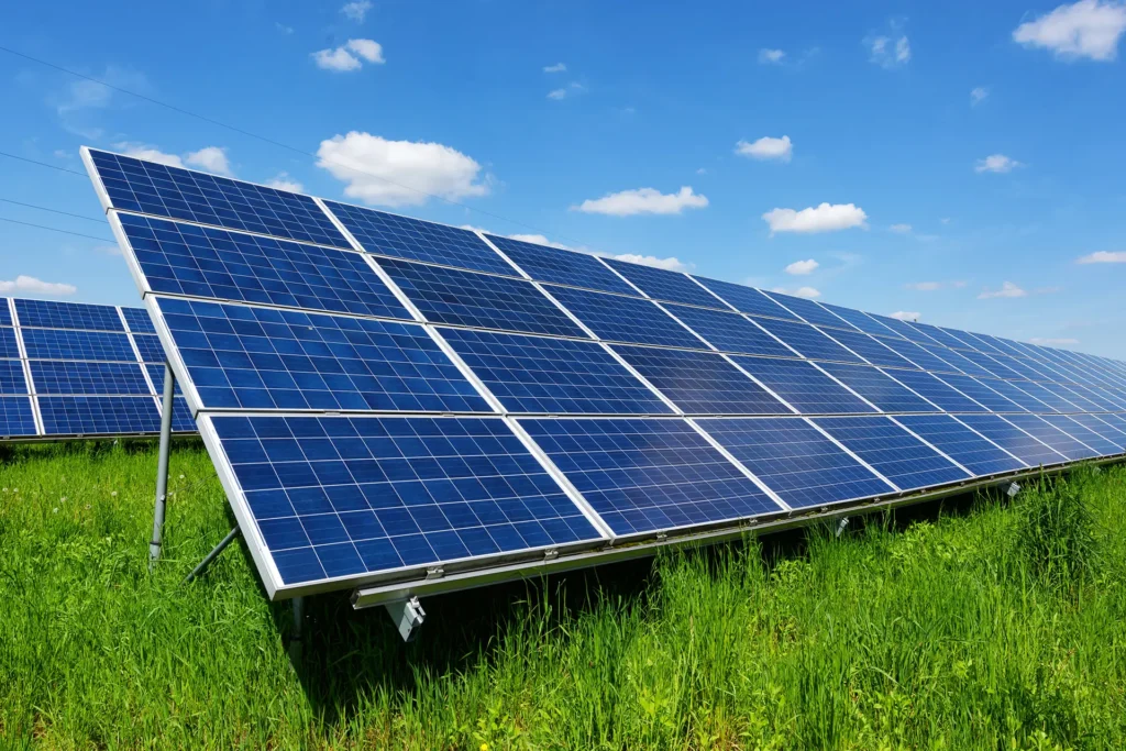 Titolo: L’Ascesa dell’Energia Solare: Una Rivoluzione Sostenibile